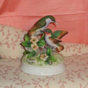 RARE-GORHAM JAPAN 5.5" HUMMINGBIRDS PORCELAIN MUSIC BOX-RARE ON/OFF SWITCH